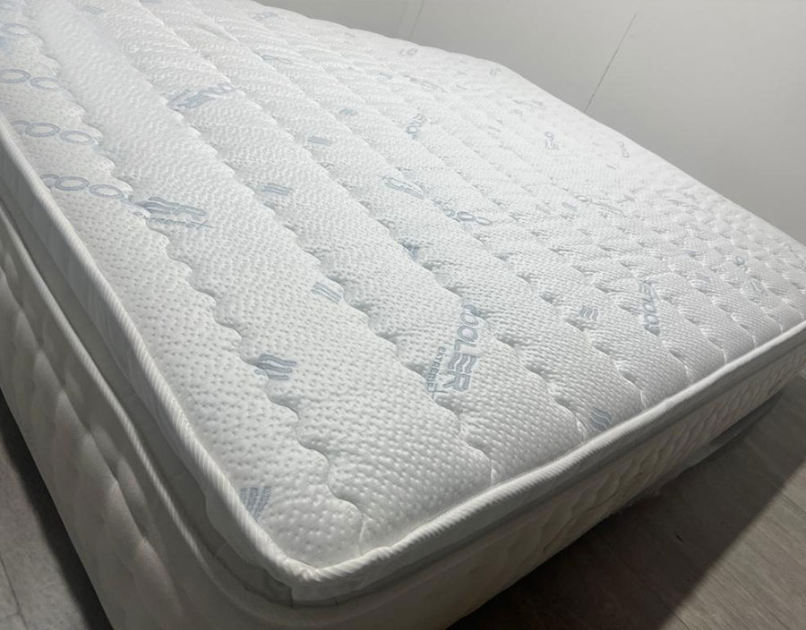 GF   Pillow-Top Quilted & Encapsulated Mattress Mattress Beautiful Finish In All Sizes